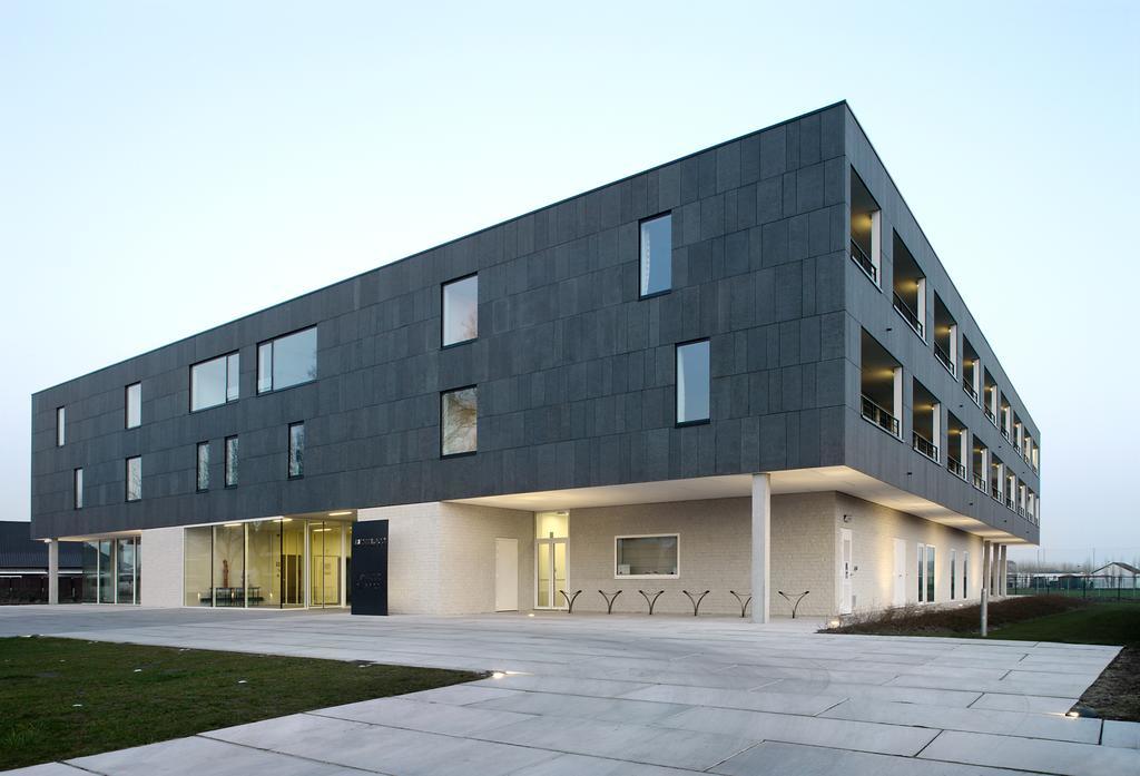 Hotel Middelpunt - Gratis Parking - Ontbijt Inbegrepen! Middelkerke Exterior foto