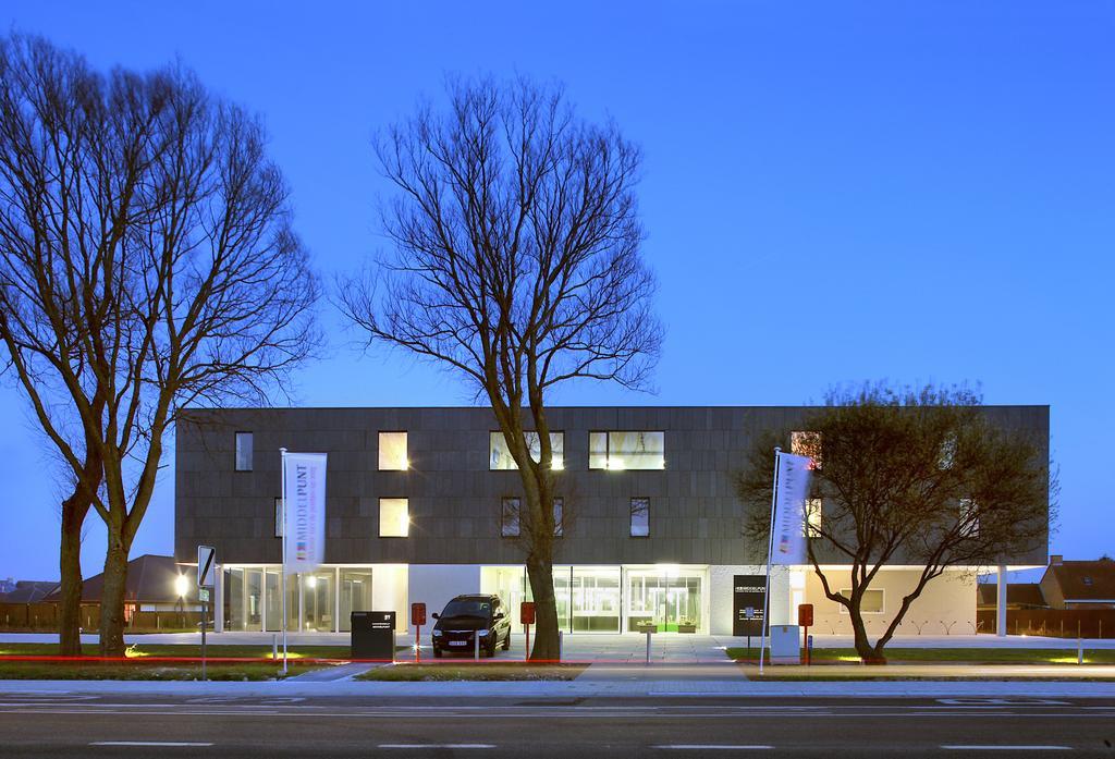 Hotel Middelpunt - Gratis Parking - Ontbijt Inbegrepen! Middelkerke Exterior foto